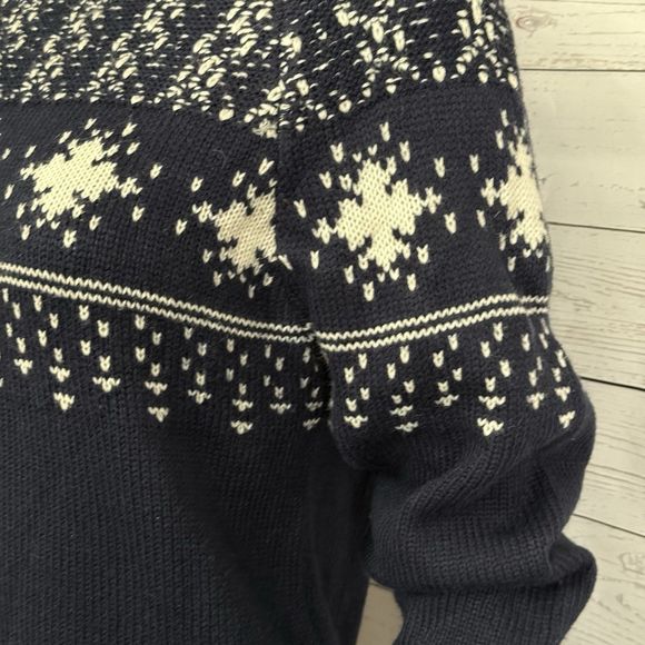 H&M Divided Fair Isle Sweater Small Navy Blue Red White Snowflake Wool Blend - Picture 6 of 12